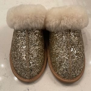 Ugg Gold Women’s Slippers - Size 7 US